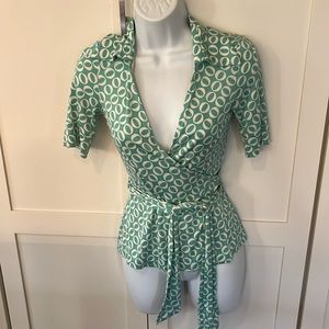 Diane von Furstenberg Silk Wrap Shirt Top Size 0